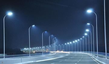 Опоры для освещения дорог и магистралей